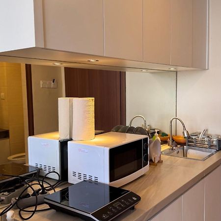 Nagoya Thamrin Apartment High Floor With View Ngoại thất bức ảnh