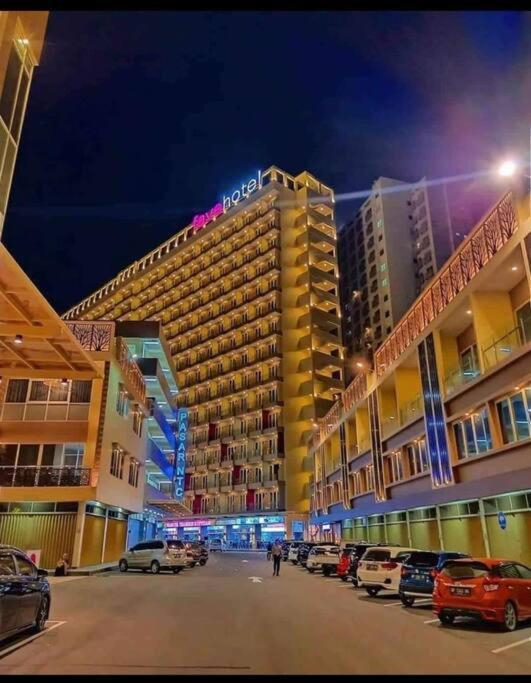 Nagoya Thamrin Apartment High Floor With View Ngoại thất bức ảnh
