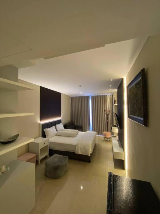 Nagoya Thamrin Apartment High Floor With View Ngoại thất bức ảnh