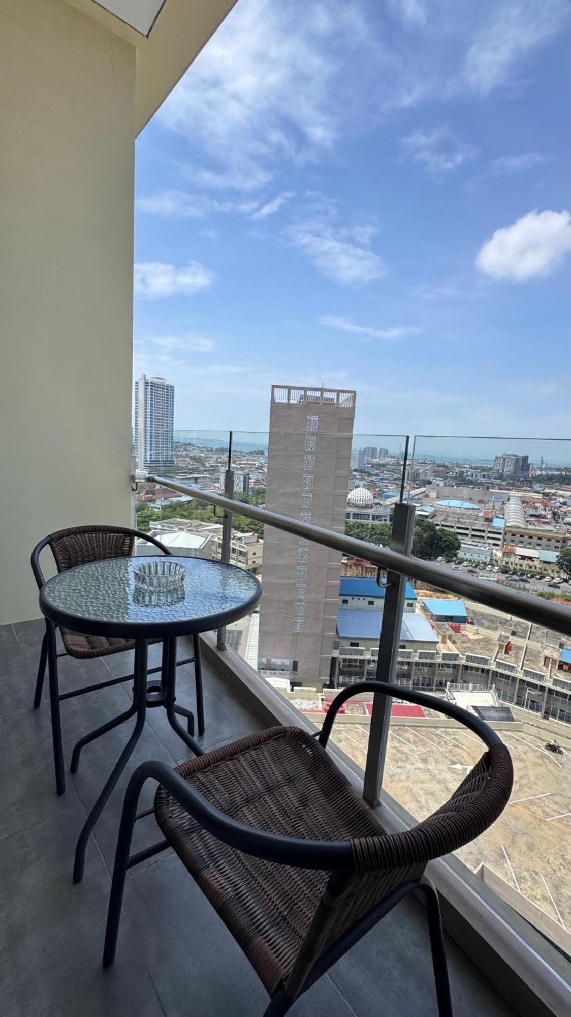 Nagoya Thamrin Apartment High Floor With View Ngoại thất bức ảnh