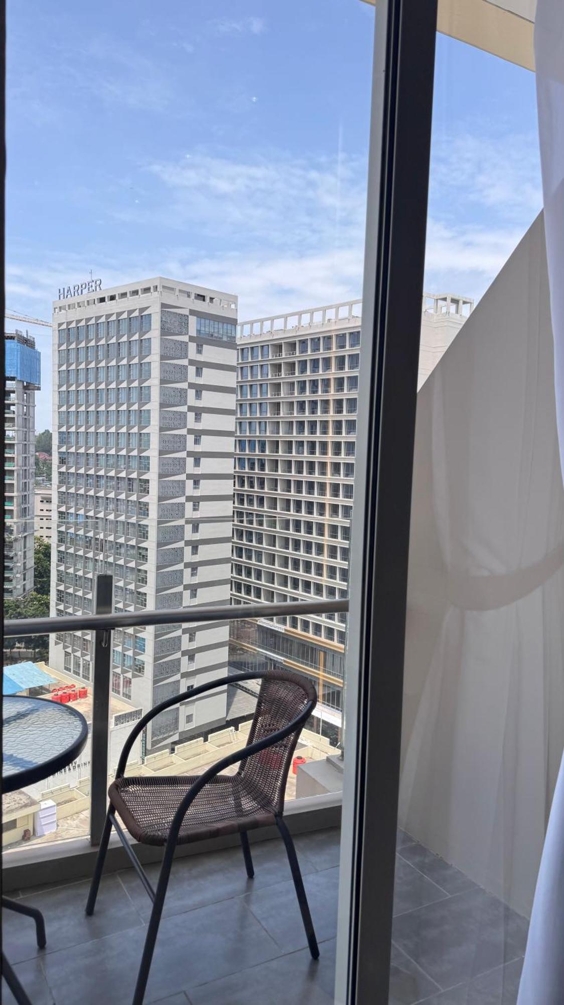 Nagoya Thamrin Apartment High Floor With View Ngoại thất bức ảnh